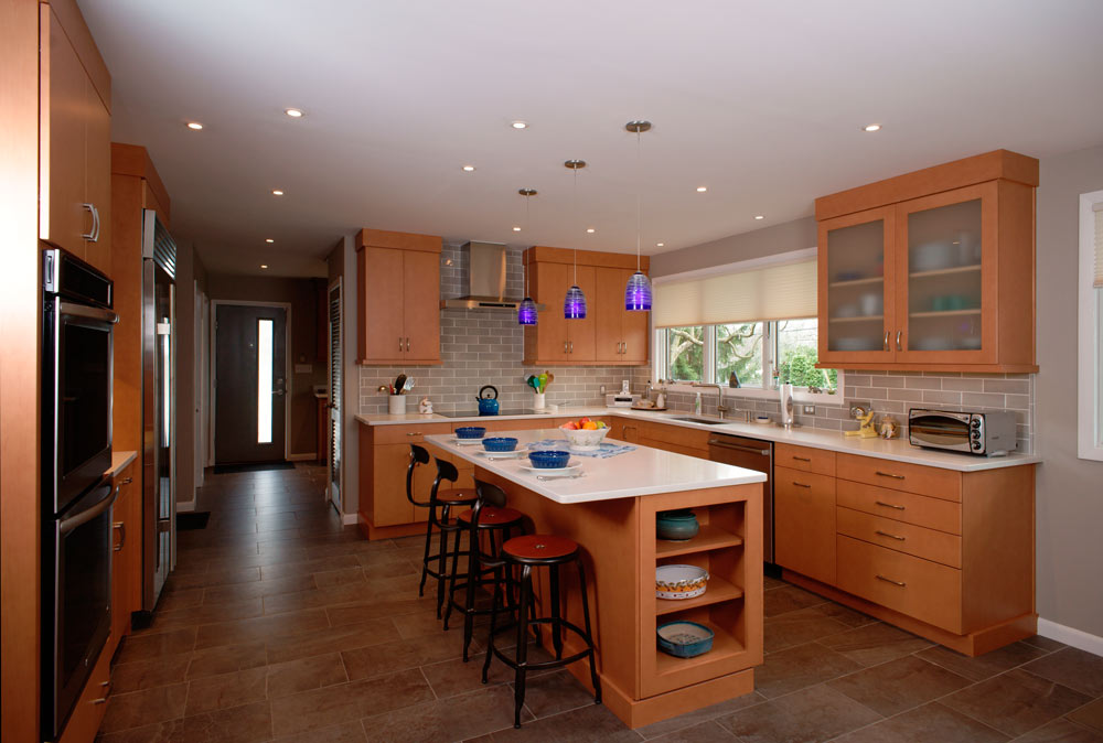 warm transitional maple kitchen with caesarstone countertops and rutt handcrafted cabinetry located in Allentown PA