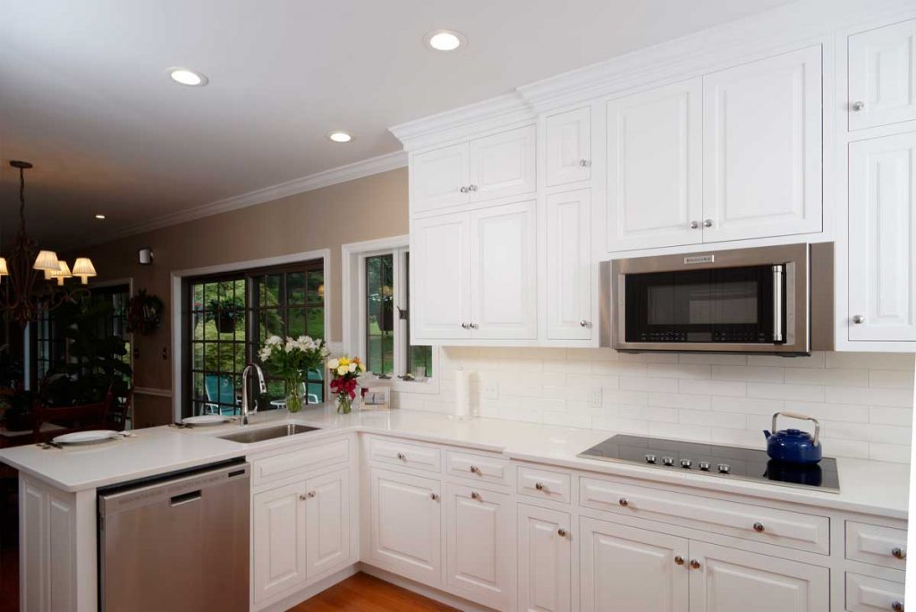 traditional kitchen design with white kitchen cabinets in allentown pa