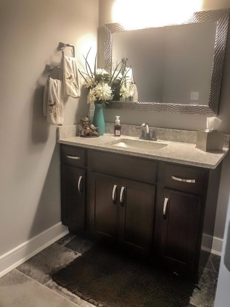 Transitional Guest Bathroom Vanity in Walnutport, PA